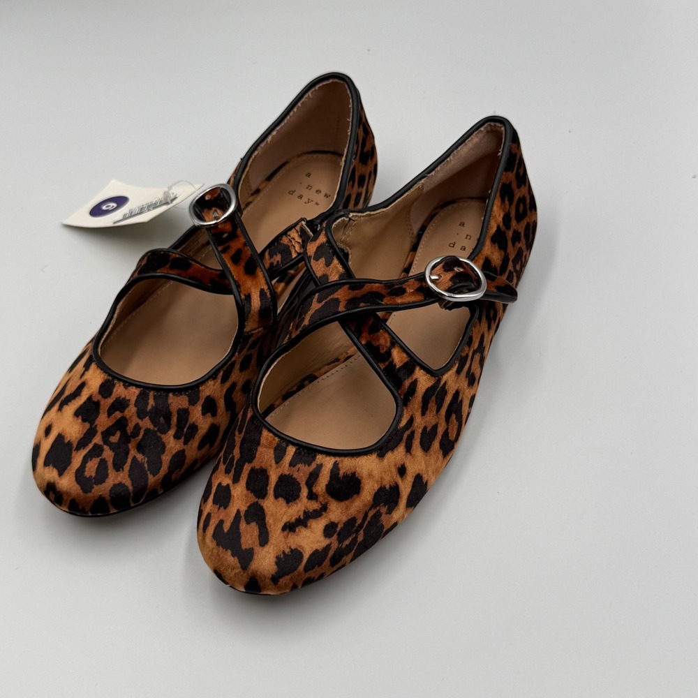 A New Day Womens Leopard Print Mary Jane Crisscross Buckle Flats Size 6 NEW